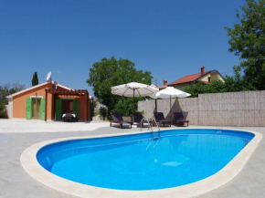 Characteristic house near Vodnjan with private pool and spacious garden, Gajana